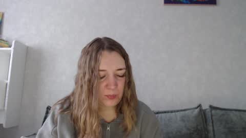 Snapshot of taxxxu chatting on December 2, 7:14 am Diana online show from December 2, 7:14 am