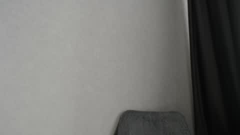 Snapshot of taxxxu chatting on December 14, 11:18 am Diana online show from December 14, 11:18 am