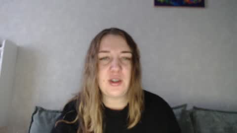 Snapshot of taxxxu chatting on December 23, 7:06 am Diana online show from December 23, 7:06 am