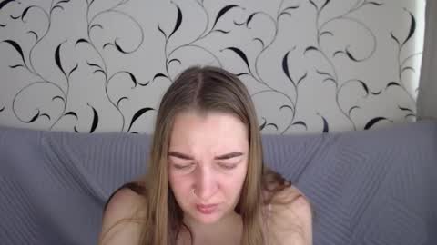 Snapshot of taxxxu chatting on October 2, 6:20 am Diana online show from October 2, 6:20 am