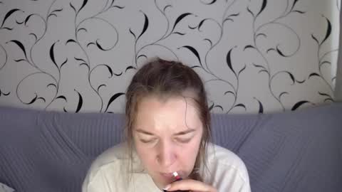 Snapshot of taxxxu chatting on October 10, 6:23 am Diana online show from October 10, 6:23 am