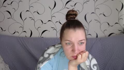 Snapshot of taxxxu chatting on October 15, 6:46 am Diana online show from October 15, 6:46 am