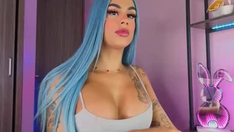 Snapshot of taybunny18 chatting on November 12, 4:18 pm online show from November 12, 4:18 pm