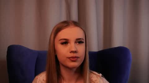 Taya online show from April 13, 4:23 pm