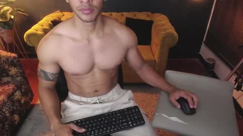 Tayler online show from November 27, 1:29 am