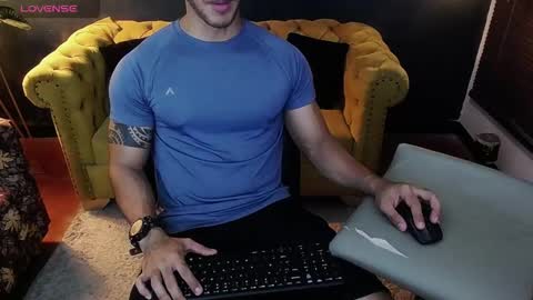 Tayler online show from December 3, 1:24 am