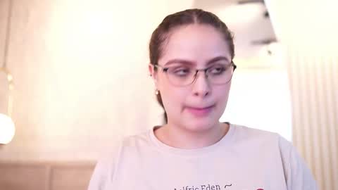 Snapshot of taylerkim chatting on November 1, 8:55 pm Teylor Kim online show from November 1, 8:55 pm