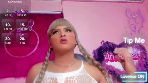 taylor__smith_ online show from March 20, 12:54 pm