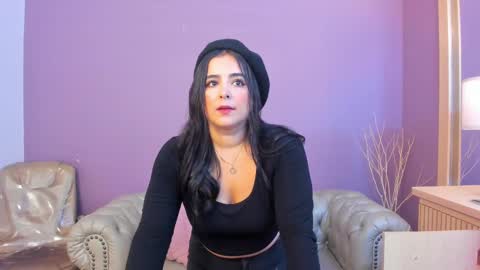 Snapshot of taylor_bennet chatting on October 22, 12:05 pm Taylor Bennet online show from October 22, 12:05 pm