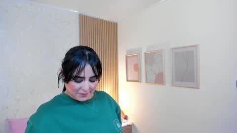 Snapshot of taylor_bennet chatting on November 4, 12:15 pm Taylor Bennet online show from November 4, 12:15 pm