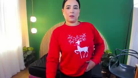 Snapshot of taylor_bennet chatting on December 14, 11:37 am Taylor Bennet online show from December 14, 11:37 am