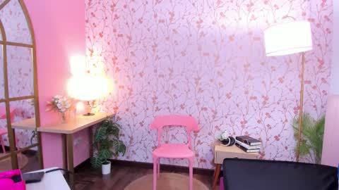 Taylor Bennet online show from January 10, 11:45 am