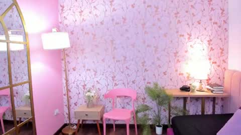 Taylor Bennet online show from February 17, 11:50 am