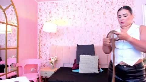 Taylor Bennet online show from June 7, 12:20 pm