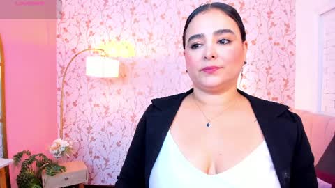 Taylor Bennet online show from June 18, 12:31 pm
