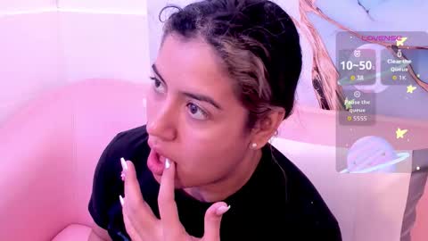 taylor_cupper_ online show from November 1, 8:11 pm