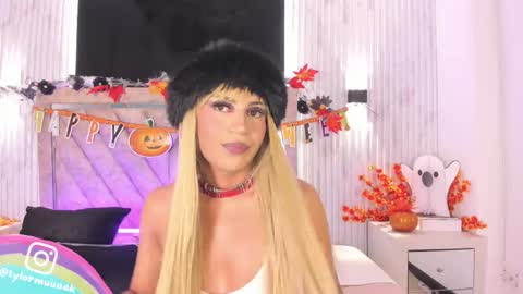 Snapshot of taylor_harveey chatting on October 28, 8:11 pm Taylor Harveey online show from October 28, 8:11 pm