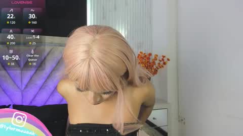 Snapshot of taylor_harveey chatting on November 12, 7:57 pm Taylor Harveey online show from November 12, 7:57 pm