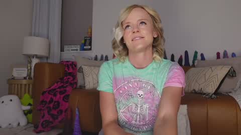 Snapshot of taylor_love_303 chatting on October 26, 10:32 am Taylor -- online show from October 26, 10:32 am