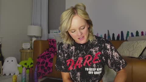 Snapshot of taylor_love_303 chatting on October 29, 10:17 am Taylor -- online show from October 29, 10:17 am