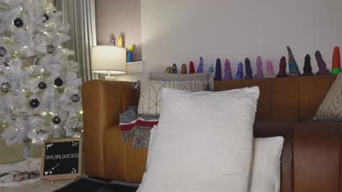 Snapshot of taylor_love_303 chatting on November 20, 11:21 am Taylor -- online show from November 20, 11:21 am