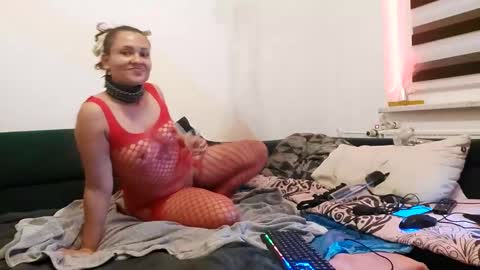 Snapshot of taylor_ohle_ chatting on January 2, 7:29 pm taylor_ohle_ online show from January 2, 7:29 pm