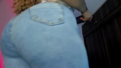 Snapshot of taylor_sexyy chatting on May 20, 5:02 am Taylor online show from May 20, 5:02 am