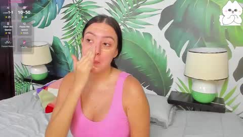 Snapshot of taylor_sweet_605214 chatting on October 16, 7:37 pm Taylor Sweet online show from October 16, 7:37 pm