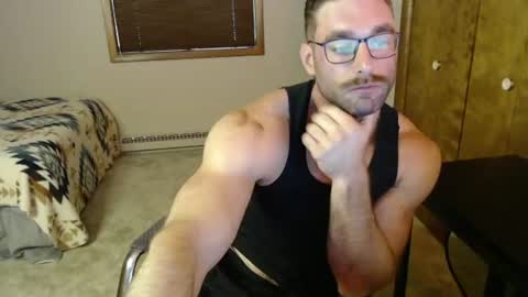 Taylor Oaks online show from July 10, 5:04 pm
