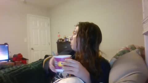 Snapshot of taylorslay chatting on June 27, 2:05 am taylorslay online show from June 27, 2:05 am