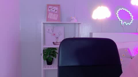 TAYLOR  online show from November 11, 11:21 am