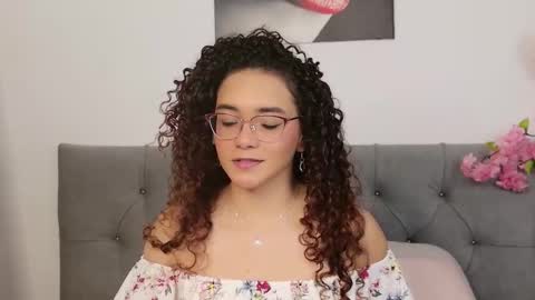 Snapshot of tayloy_tina chatting on March 20, 7:30 pm Tay Tay online show from March 20, 7:30 pm