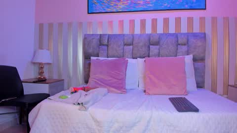 tayra online show from November 5, 12:27 pm