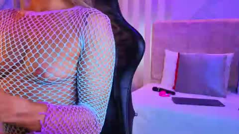 tayra online show from August 6, 7:16 pm