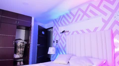 Snapshot of tayrasiny chatting on August 3, 4:22 am Tayra horny for you online show from August 3, 4:22 am