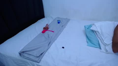 Tayron online show from February 27, 4:21 pm