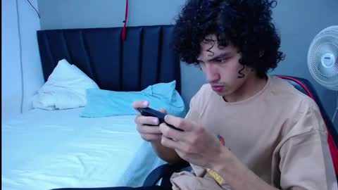 Tayron online show from October 8, 6:49 pm