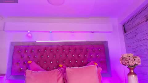 Sofia online show from December 14, 8:35 pm