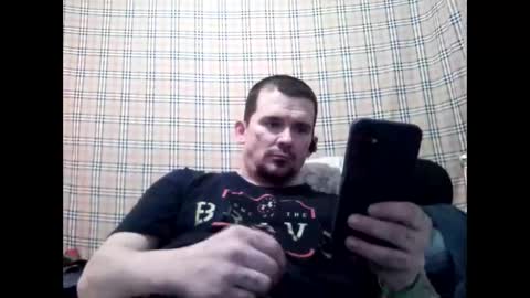 Snapshot of tbaxter95187 chatting on April 5, 6:10 am tbaxter95187 online show from April 5, 6:10 am