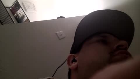 Snapshot of tboy833 chatting on February 19, 6:44 am Luis online show from February 19, 6:44 am