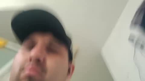 Snapshot of tboy833 chatting on September 25, 4:00 pm Luis online show from September 25, 4:00 pm