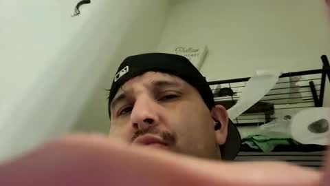 Snapshot of tboy833 chatting on November 3, 12:39 pm Luis online show from November 3, 12:39 pm