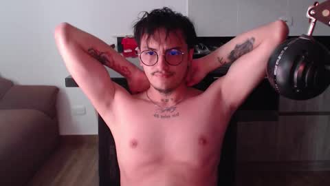 Teo independent model online show from January 6, 6:11 pm