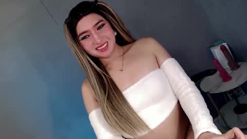 ellaine online show from March 11, 11:37 pm