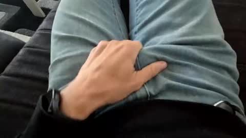 Snapshot of teaeumeer_2027 chatting on April 23, 3:47 pm teaeumeer_2027 online show from April 23, 3:47 pm