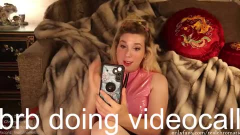 Snapshot of tealchromatic chatting on October 3, 7:49 am Mistress Teal Chromatic online show from October 3, 7:49 am