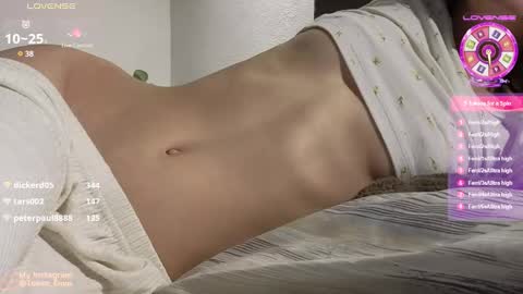 Em online show from February 5, 9:18 pm