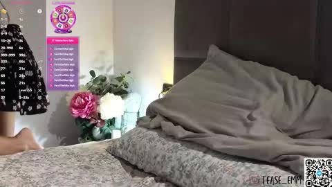 Snapshot of tease_me__ chatting on September 16, 7:59 pm Em online show from September 16, 7:59 pm