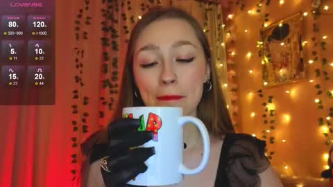 Snapshot of tease_mee_now chatting on October 31, 5:03 pm Eva online show from October 31, 5:03 pm