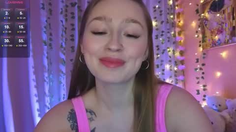 Snapshot of tease_mee_now chatting on December 17, 3:18 pm Eva online show from December 17, 3:18 pm